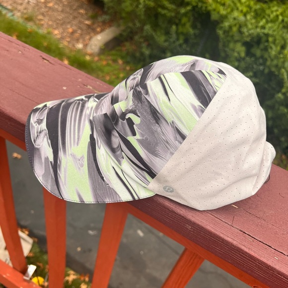 LULULEMON FAST AND FREE HAT - Picture 3 of 14
